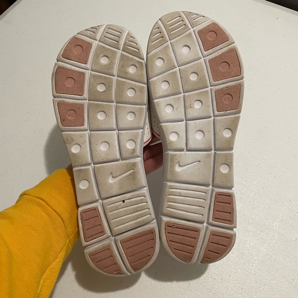Nike Size 10 Women's Comfort Footbed Slide Sandals Pink/White - Picture 2 of 8